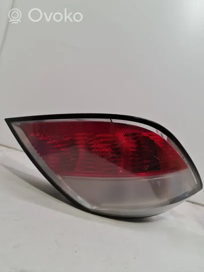 Opel Astra H Listwa pod lampę tylną 159731