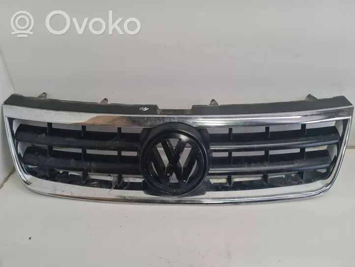 Volkswagen Touareg I Grille calandre supérieure de pare-chocs avant 7L6853601A