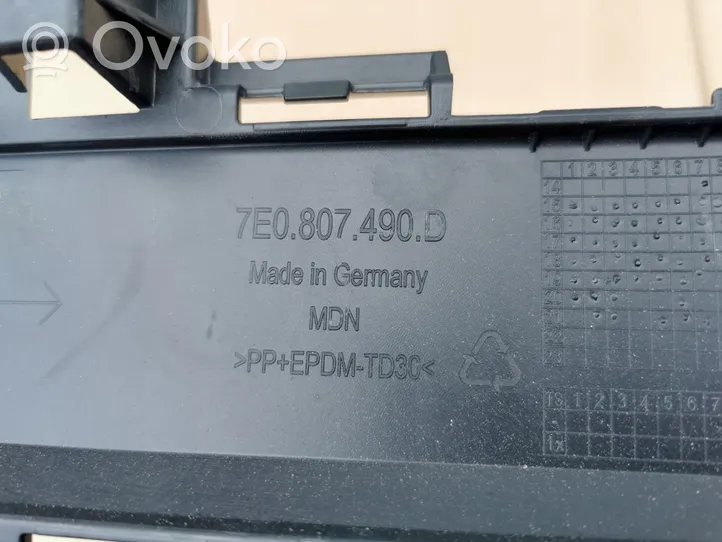 Volkswagen Multivan T6 Apakšējais režģis (trīsdaļīgs) 7E0807490D