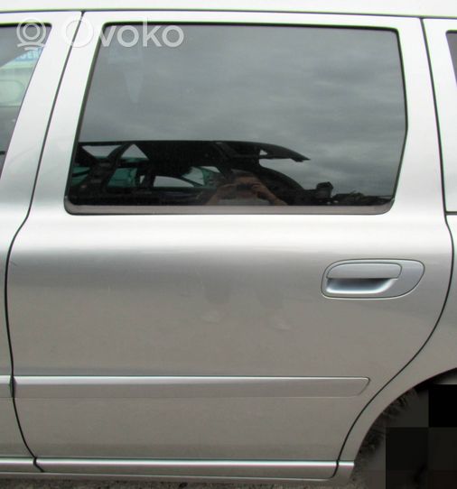 Volvo V70 Takaovi 