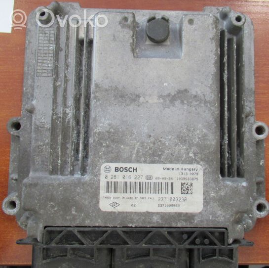 Renault Megane III Calculateur moteur ECU 237100556R