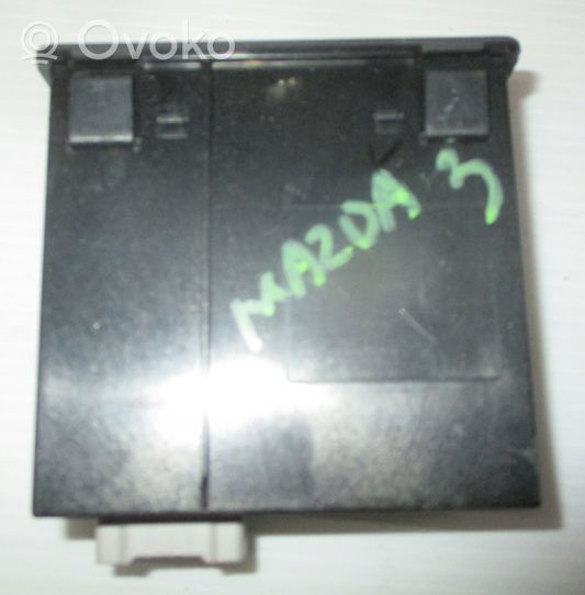 Mazda 3 II USB-pistokeliitin 904532410346