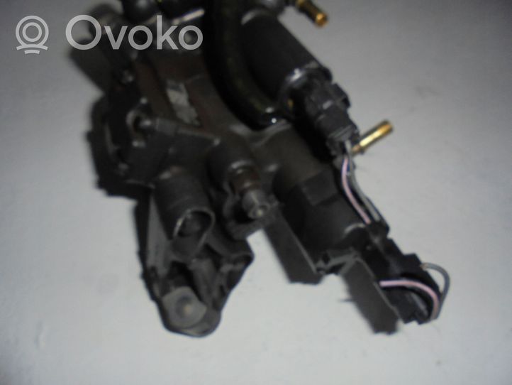 Renault Clio IV Polttoaineen ruiskutuksen suurpainepumppu H8200704110