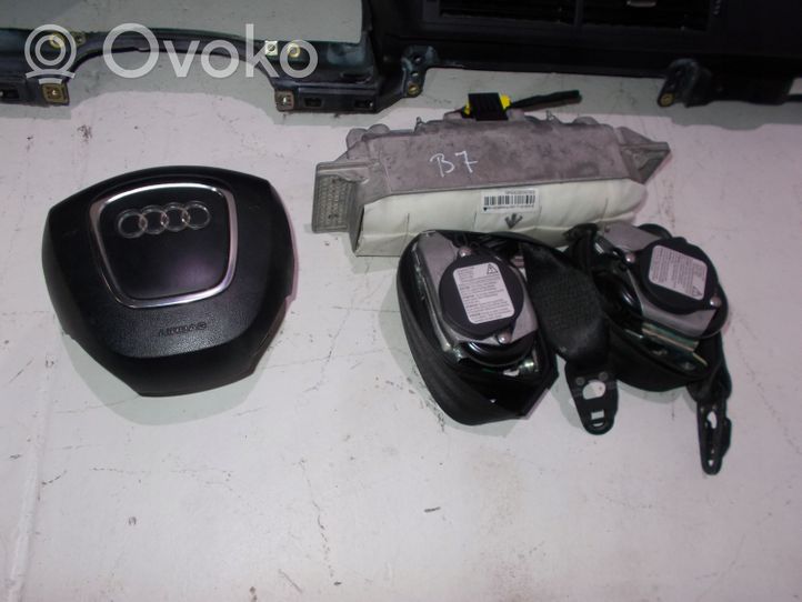 Audi A4 S4 B7 8E 8H Oro pagalvių komplektas su panele 