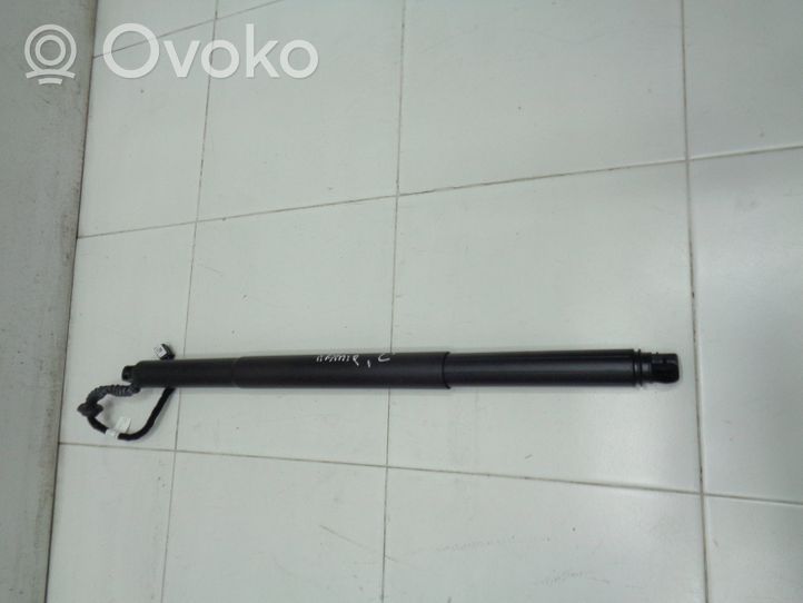 Skoda Kamiq Tavaratilan luukun hydrauliikkasarja 658827851A