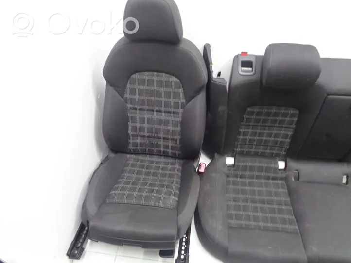 Audi A5 8T 8F Garnitures, kit cartes de siège intérieur avec porte 