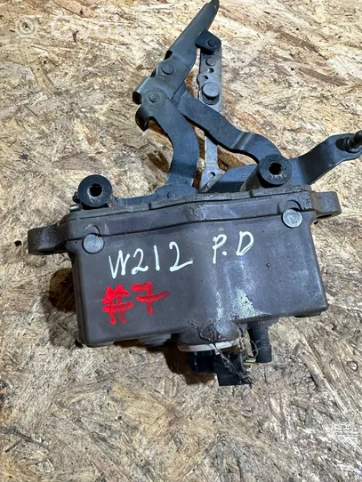 Mercedes-Benz E W212 Cerniere del vano motore/cofano A2129066301