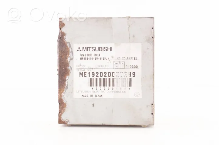 Mitsubishi Pajero Navigacijos (GPS) valdymo blokas MR558410