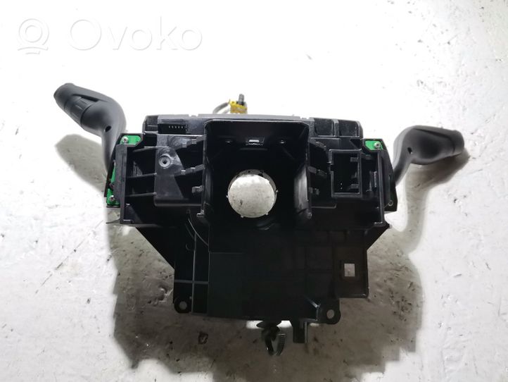 Ford Focus Leva/interruttore dell’indicatore di direzione e tergicristallo AV6T13335AB