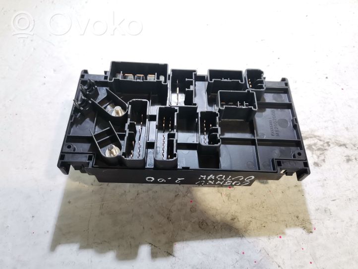 Subaru Legacy Drošinātāju bloks 82241AG070