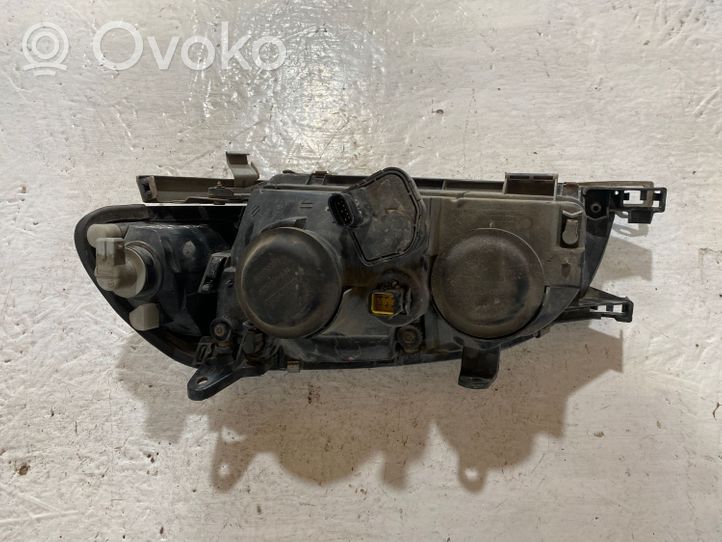 Toyota Avensis T220 Phare frontale 54533365