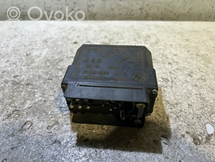 BMW 5 E28 Przekaźnik / Modul układu ogrzewania wstępnego 1285085