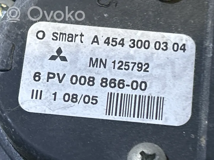 Smart ForFour I Pedał gazu / przyspieszenia A4543000304