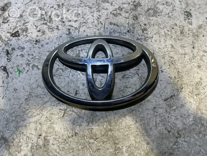 Toyota Corolla Verso AR10 Logo, emblème de fabricant 90975