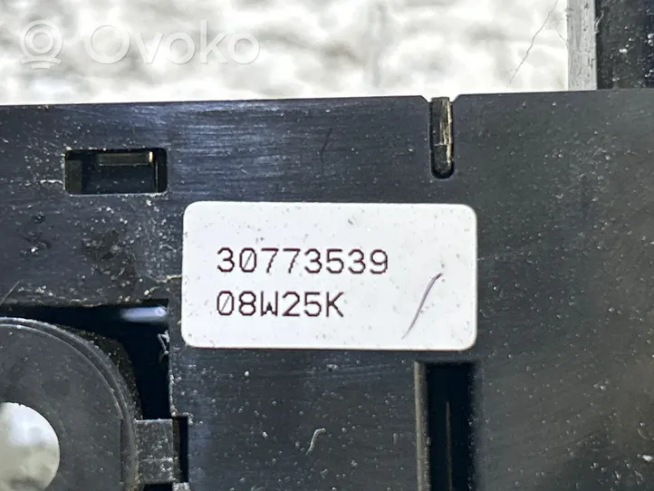 Volvo V70 Przycisk / Włącznik hamulca ręcznego 30773539