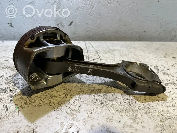 Dodge Challenger Piston with connecting rod 