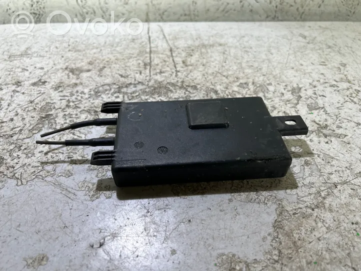 Volkswagen Touareg I Aerial antenna amplifier 7L6035507E