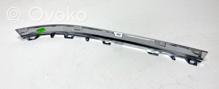 Volkswagen Touareg II Apdailinė priekinio bamperio juosta 7P6853253