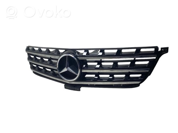 Mercedes-Benz ML W166 Grotelės viršutinės A1668800985