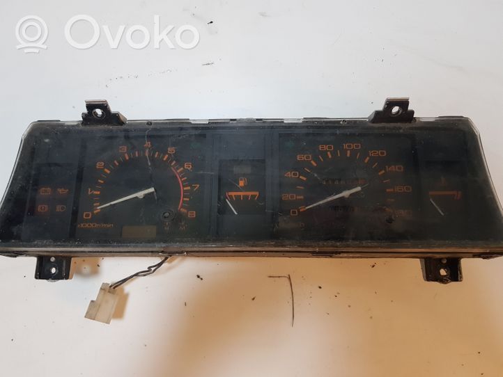 Nissan Bluebird Compteur de vitesse tableau de bord 