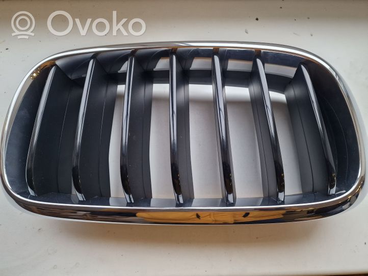 BMW X5 F15 Grille calandre supérieure de pare-chocs avant 7316076