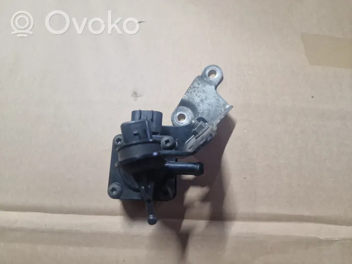 Mazda 5 Turboahtimen magneettiventtiili RF7J182B5