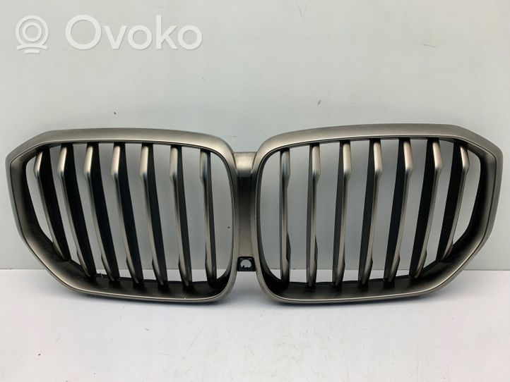 BMW X5 G05 Grille calandre supérieure de pare-chocs avant 7454888