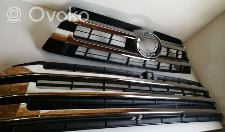 Toyota Highlander XU50 Maskownica / Grill / Atrapa górna chłodnicy 