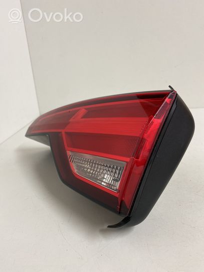 Audi A4 S4 B9 Lampy tylnej klapy bagażnika 8W9945076A