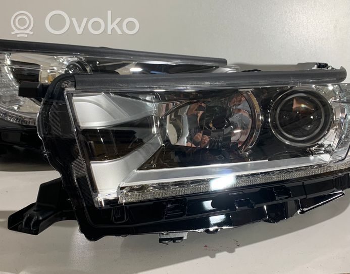 Toyota Highlander XU50 Lampy przednie / Komplet 