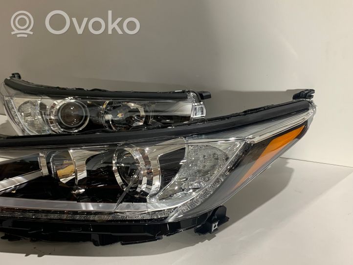Toyota Highlander XU50 Lampy przednie / Komplet 