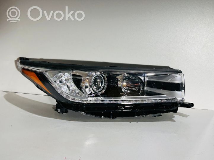 Toyota Highlander XU50 Faro/fanale 