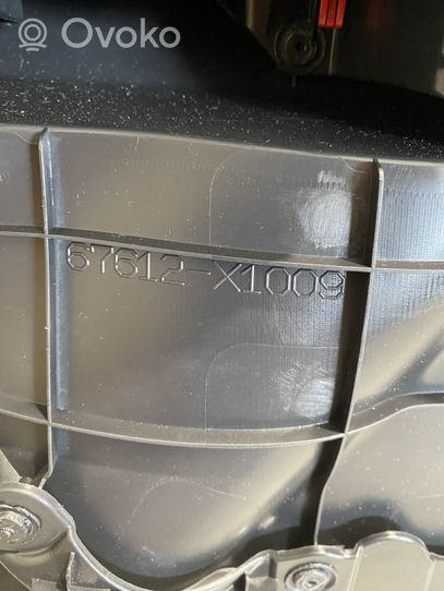 Lexus UX Etuoven verhoilu 67702X1044