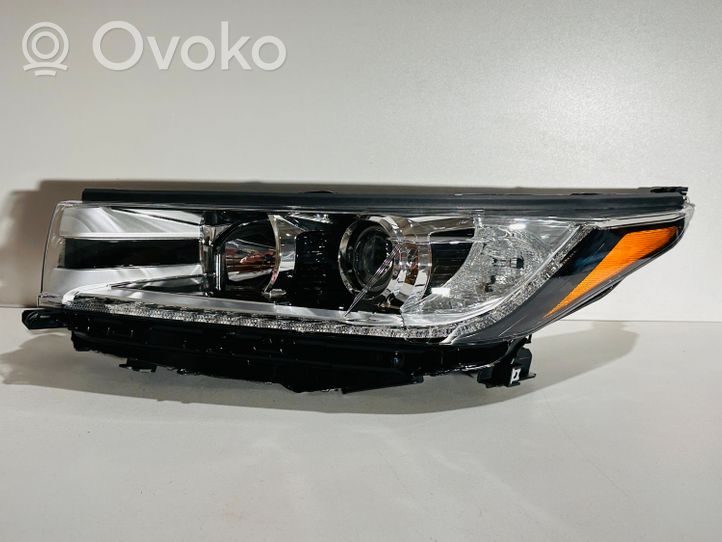 Toyota Highlander XU50 Phare frontale 