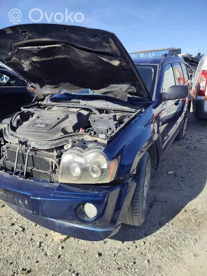 Jeep Grand Cherokee (WK) Chłodnica oleju 