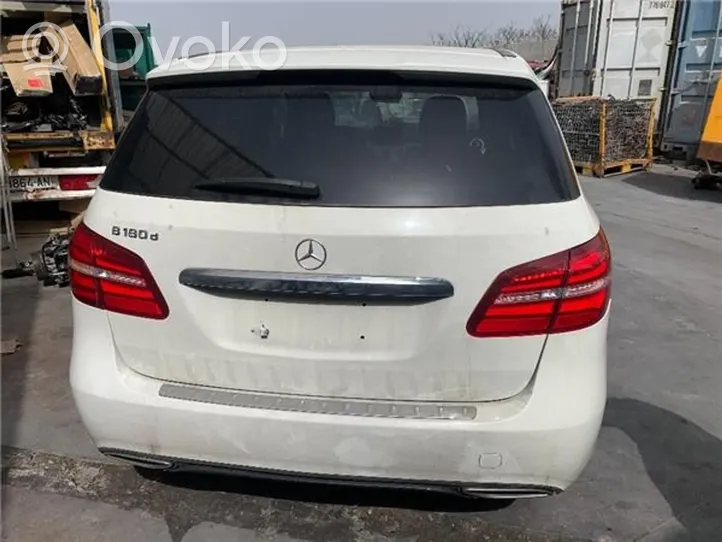 Mercedes-Benz B W246 W242 Keskipaikan turvavyö (takaistuin) 