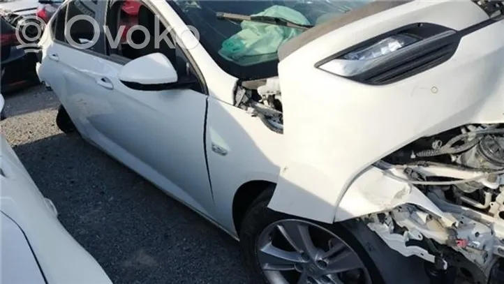 Opel Insignia B Braccio di controllo sospensione anteriore 