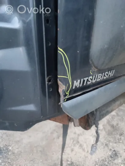 Mitsubishi Montero Tylna klapa bagażnika 