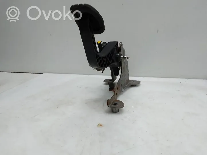 Nissan X-Trail T32 Clutch pedal 465034208r