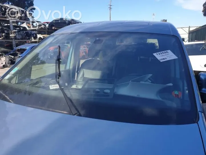 Volkswagen Caddy Front windscreen/windshield window 