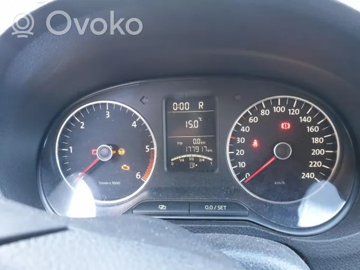 Volkswagen Polo V 6R Compteur de vitesse tableau de bord 