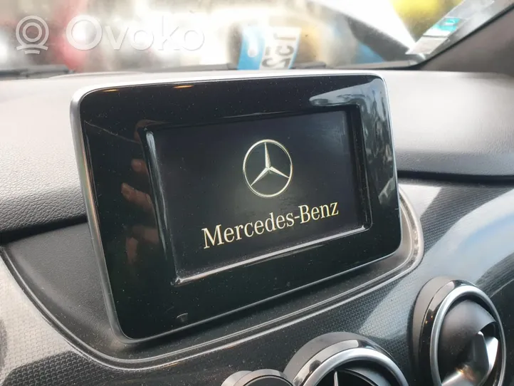 Mercedes-Benz B W246 W242 Unité principale radio / CD / DVD / GPS 