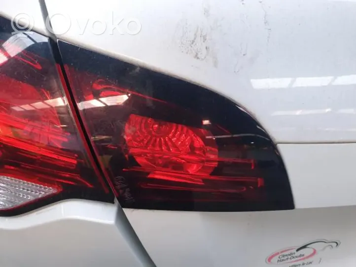 Citroen DS4 Lampy tylnej klapy bagażnika 