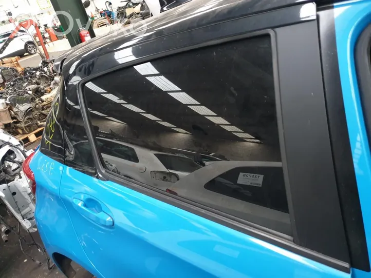 Toyota Yaris Vetro del finestrino della portiera posteriore 