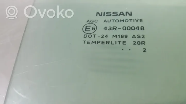 Nissan Note (E12) Pagrindinis priekinių durų stiklas (keturdurio) 