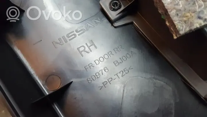 Nissan NV200 Etuoven verhoilu 