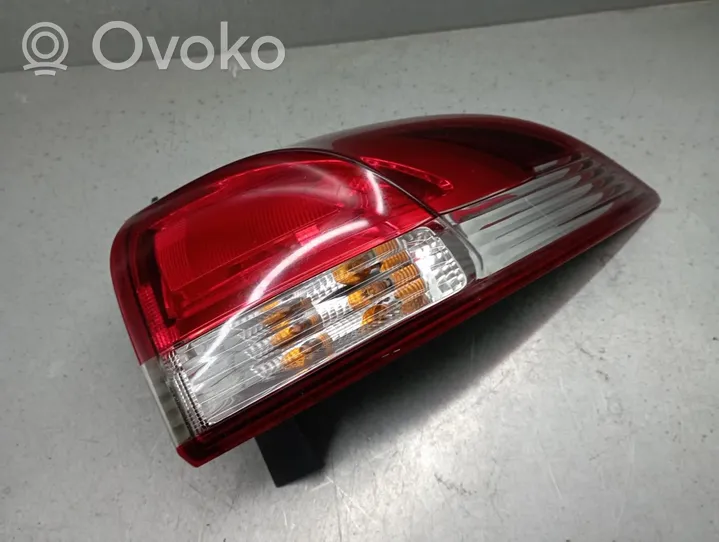 Renault Clio IV Lampy tylnej klapy bagażnika 