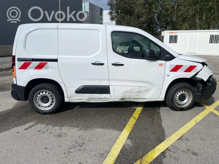 Citroen Berlingo Meccanismo di sollevamento del finestrino anteriore senza motorino 