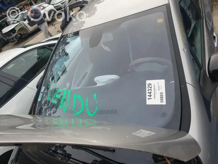 Renault Zoe Front windscreen/windshield window 