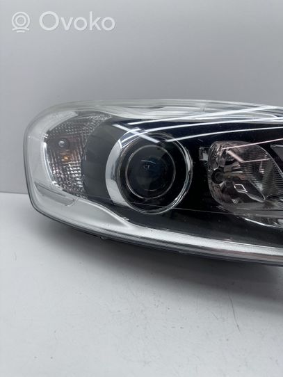 Volvo XC60 Lampa przednia 31395899